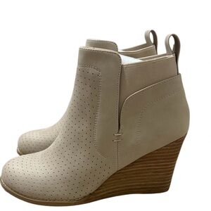 DV by Dolce Vita Tan Ankle Booties with Wedge Heel, Beige Color - Size8